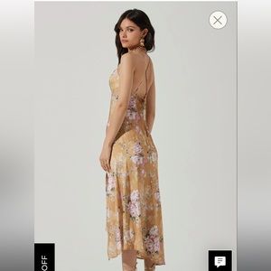 ASTR the Label GAIA FLORAL MIDI DRESS